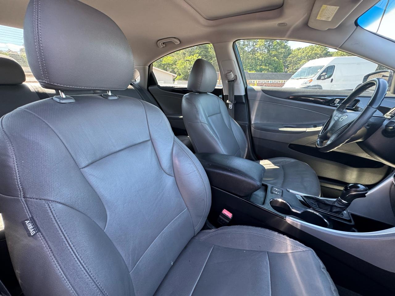 Hyundai Sonata Limited Auto 2011