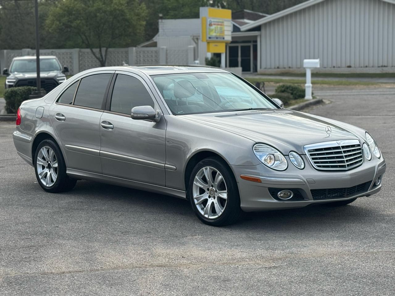Mercedes-Benz E-Class E350 4MATIC Sedan 2009