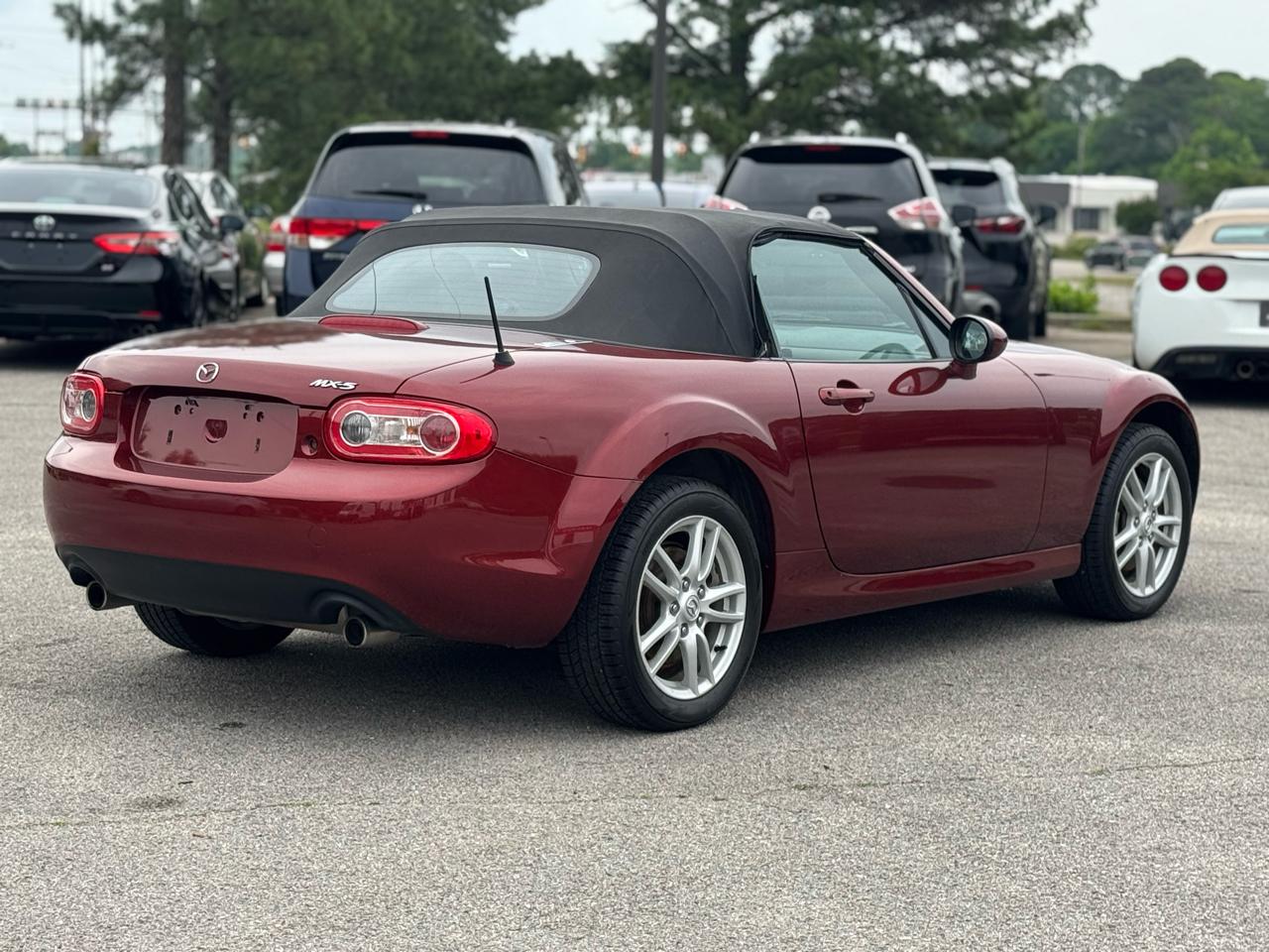 Mazda MX-5 Miata Sport 2012