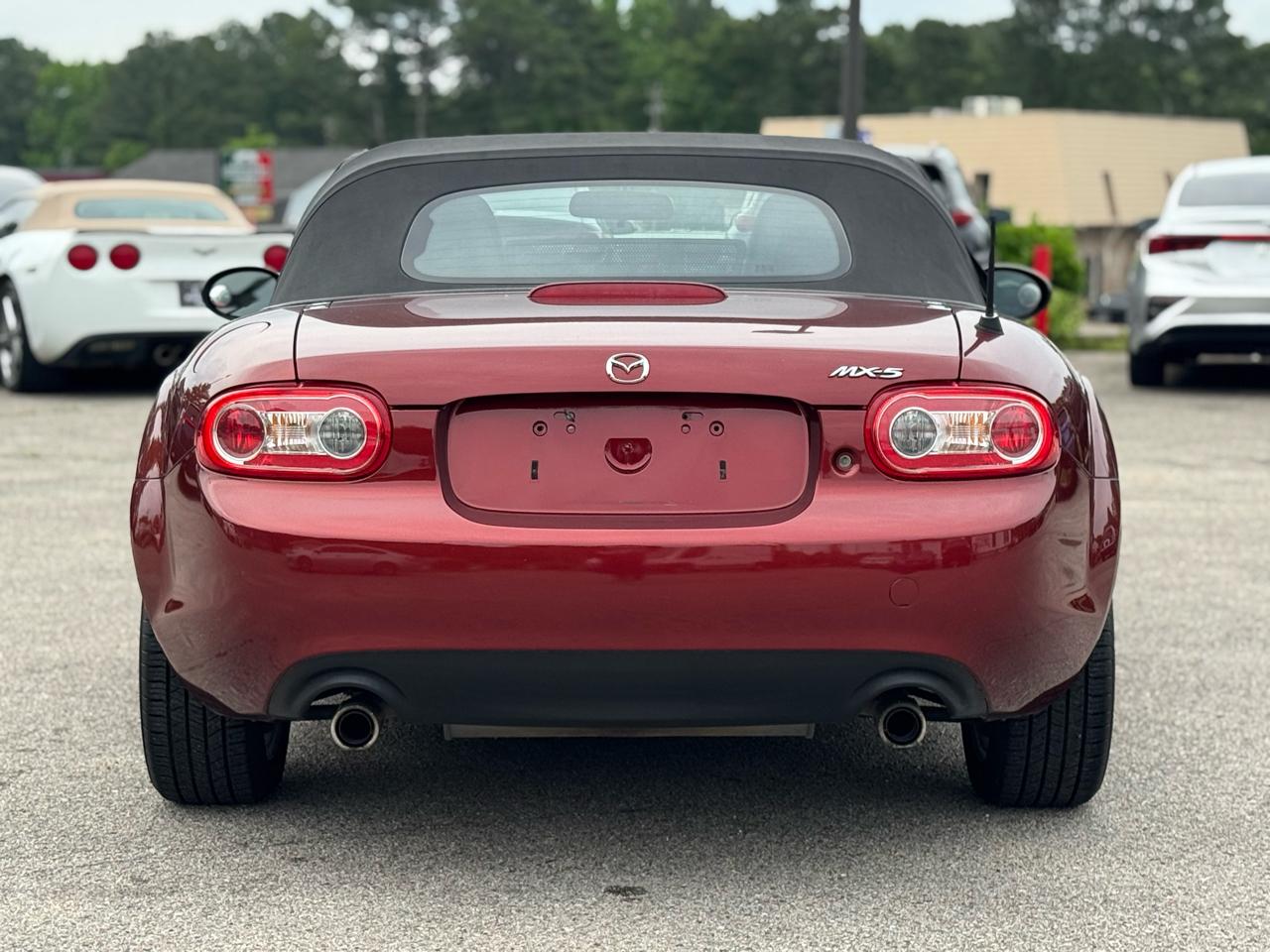 Mazda MX-5 Miata Sport 2012