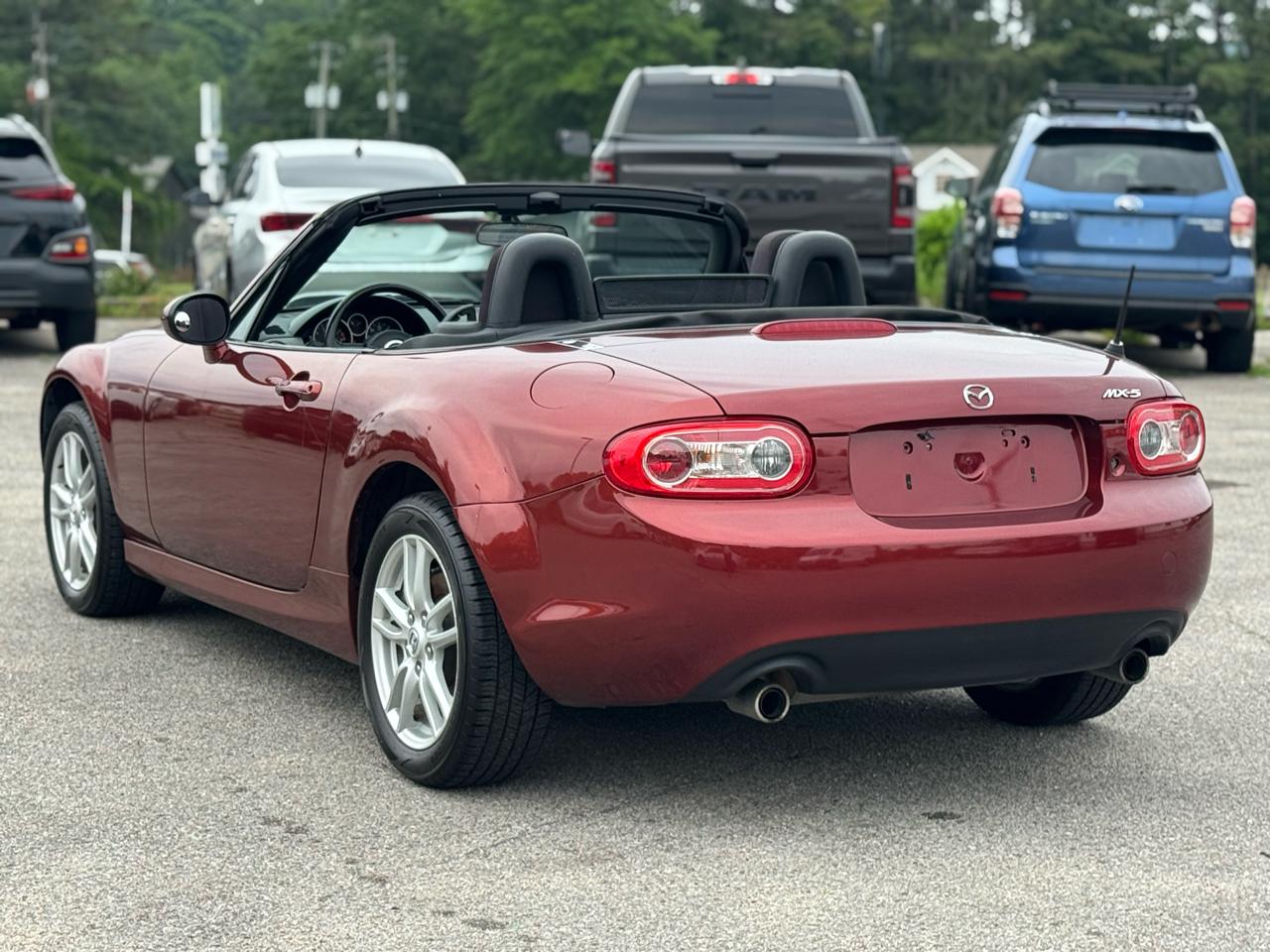 Mazda MX-5 Miata Sport 2012