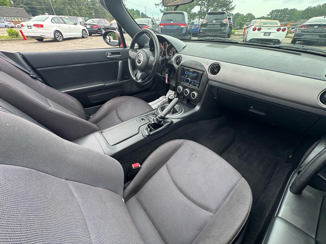 Mazda MX-5 Miata Sport 2012