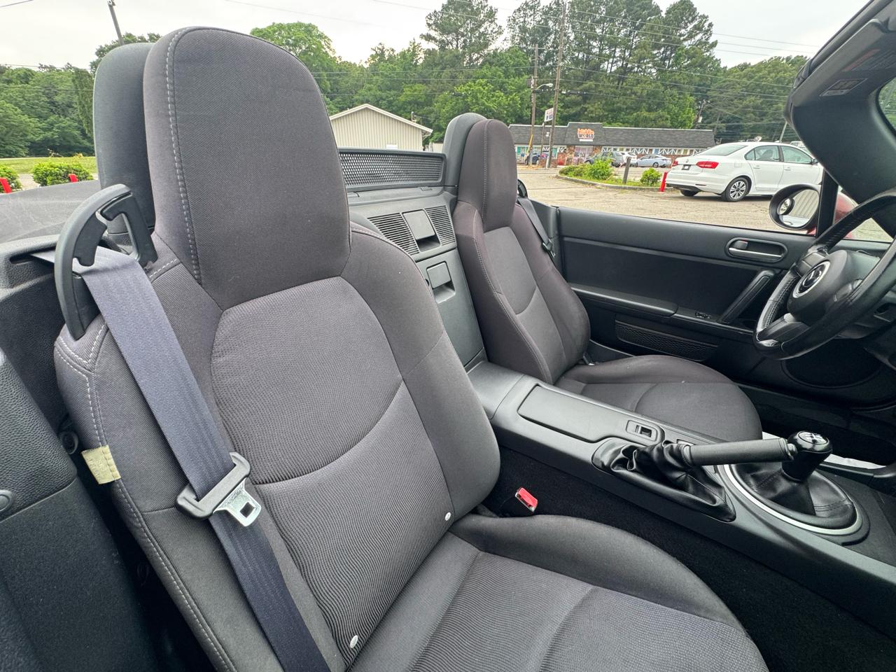 Mazda MX-5 Miata Sport 2012