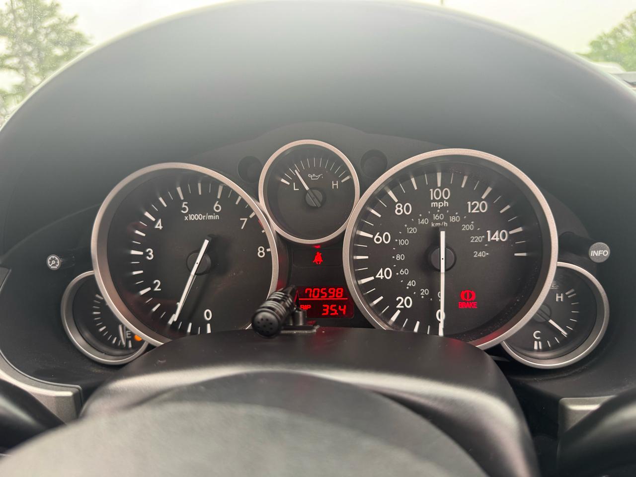 Mazda MX-5 Miata Sport 2012