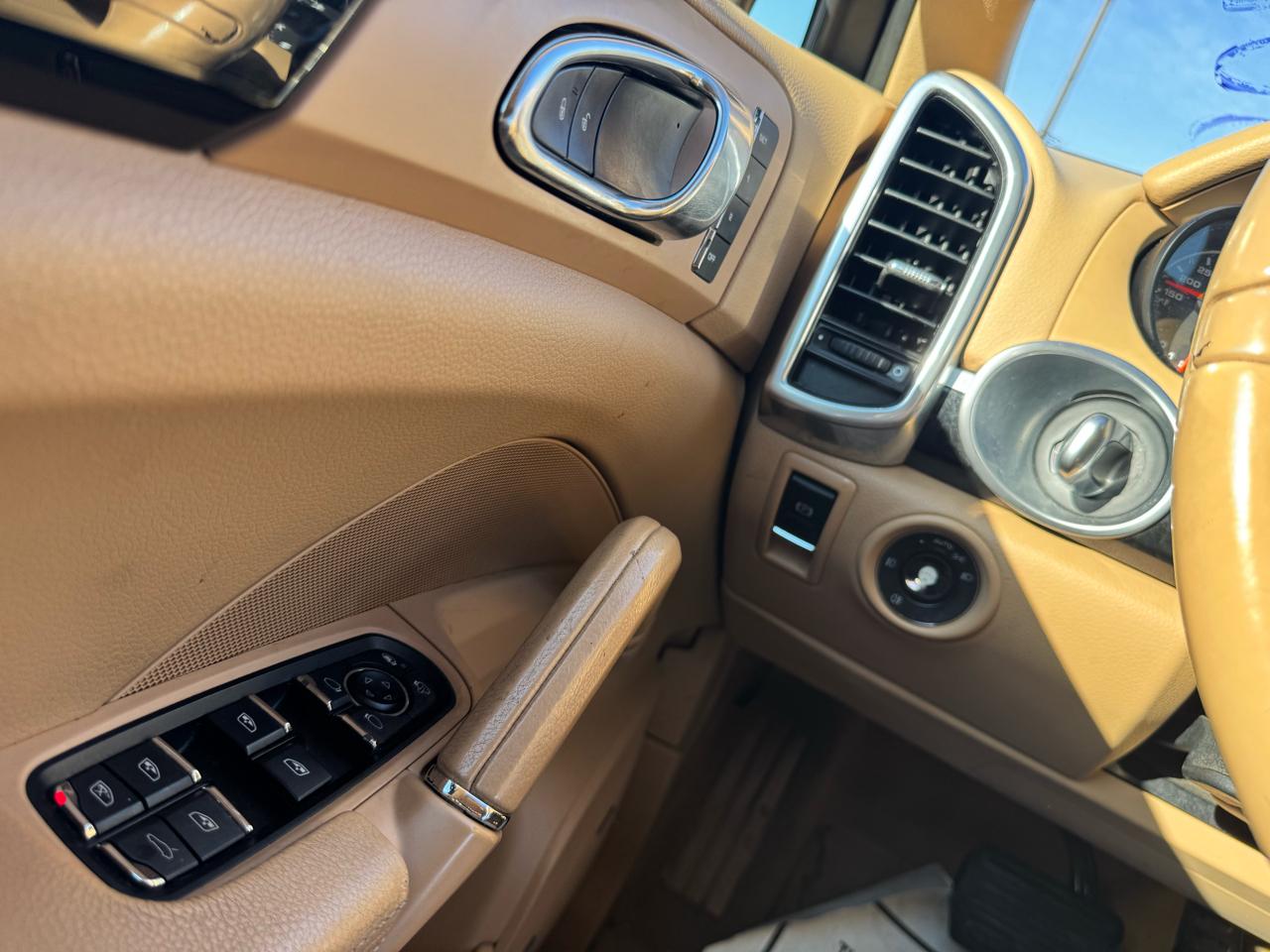 Porsche Cayenne Tiptronic 2012