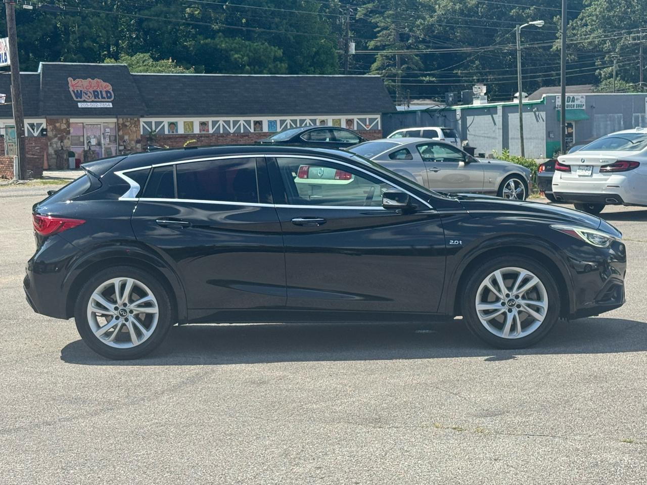Infiniti QX30 FWD 2018