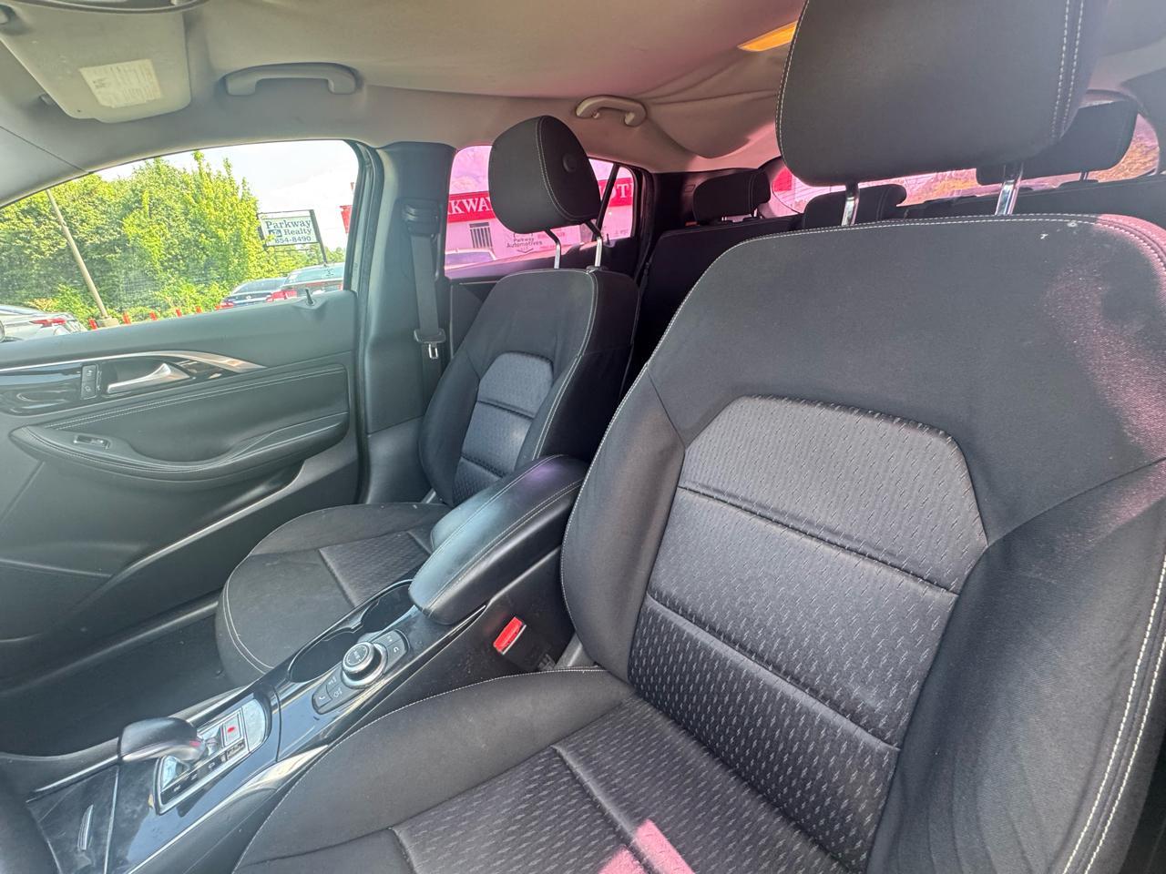 Infiniti QX30 FWD 2018