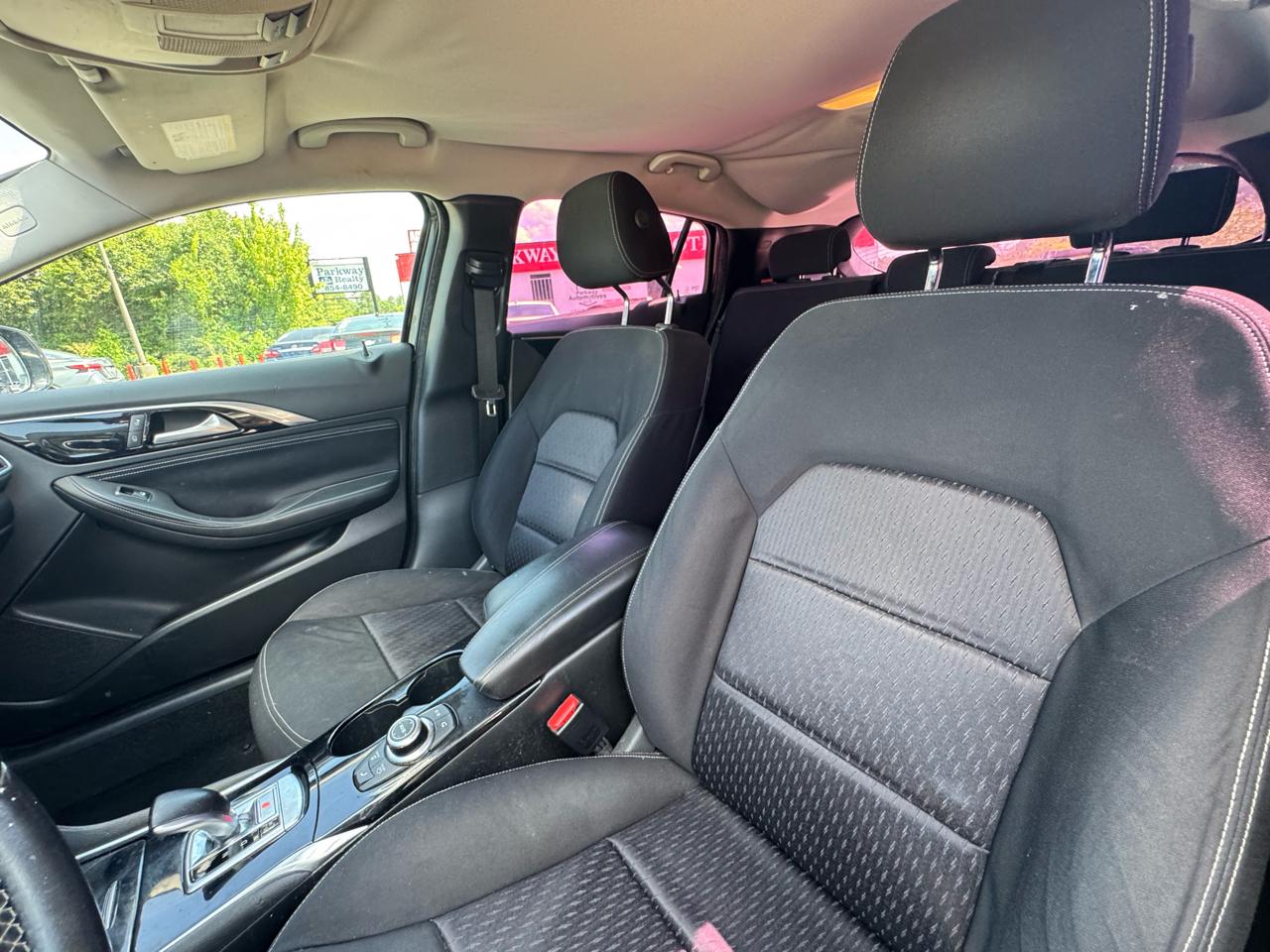 Infiniti QX30 FWD 2018