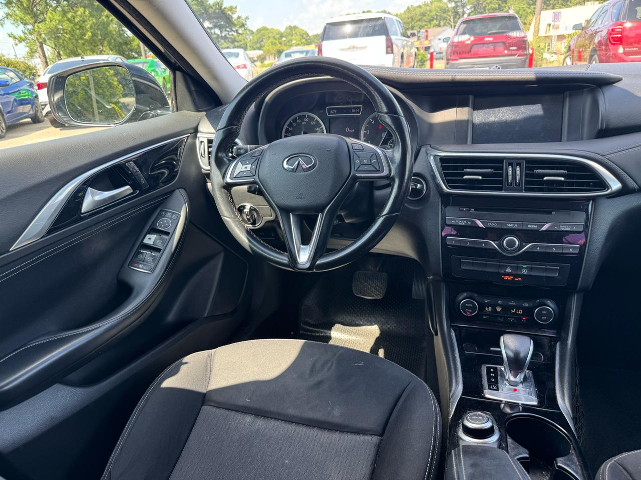 Infiniti QX30 FWD 2018