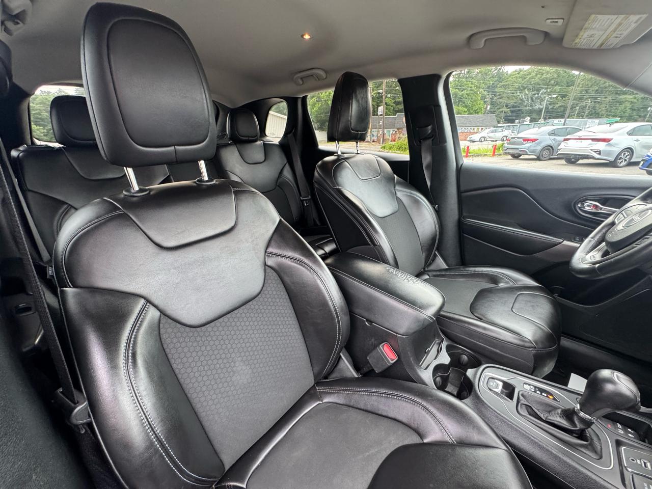 Jeep Cherokee Latitude Plus FWD 2019