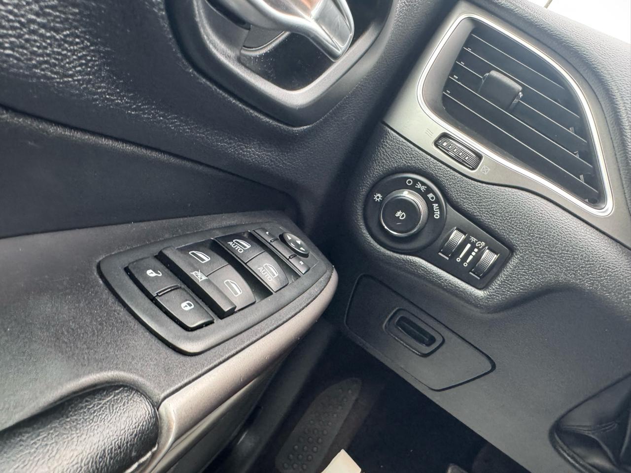 Jeep Cherokee Latitude Plus FWD 2019