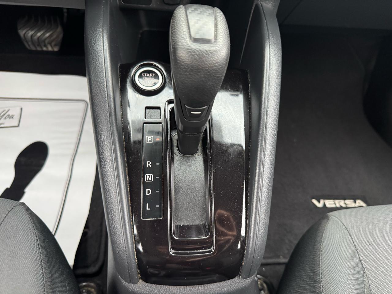 Nissan Versa S 2021
