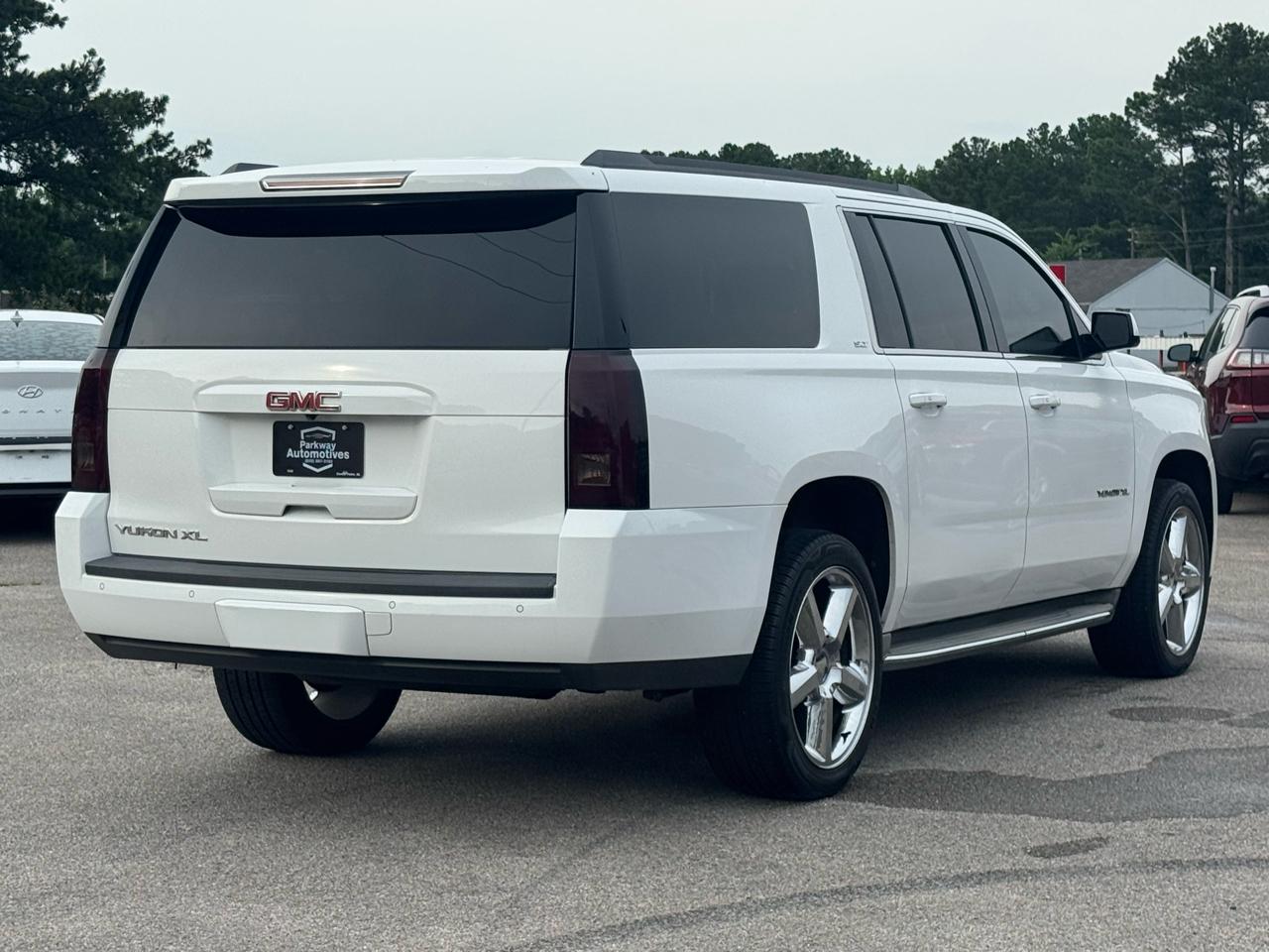 GMC Yukon XL SLT 1/2 Ton 2WD 2015