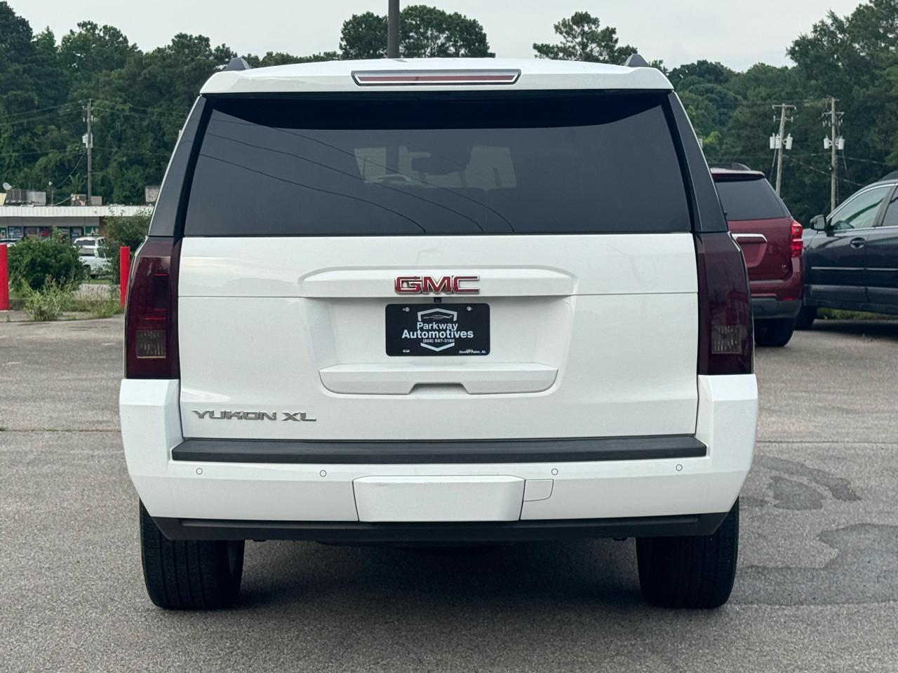 GMC Yukon XL SLT 1/2 Ton 2WD 2015