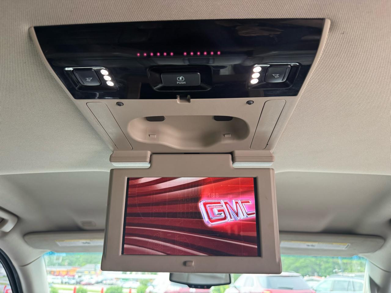 GMC Yukon XL SLT 1/2 Ton 2WD 2015