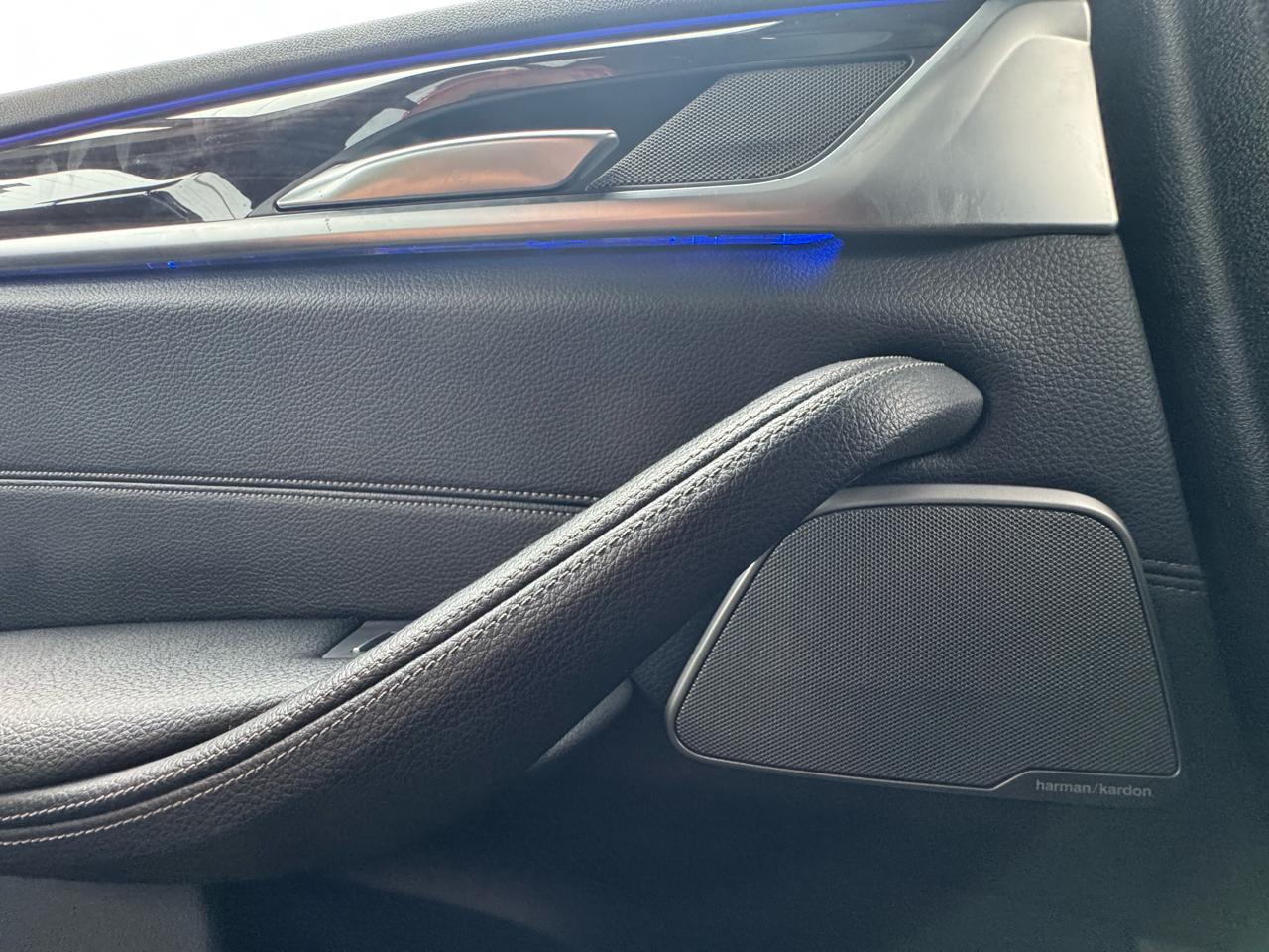 BMW 5-Series 530i xDrive 2021