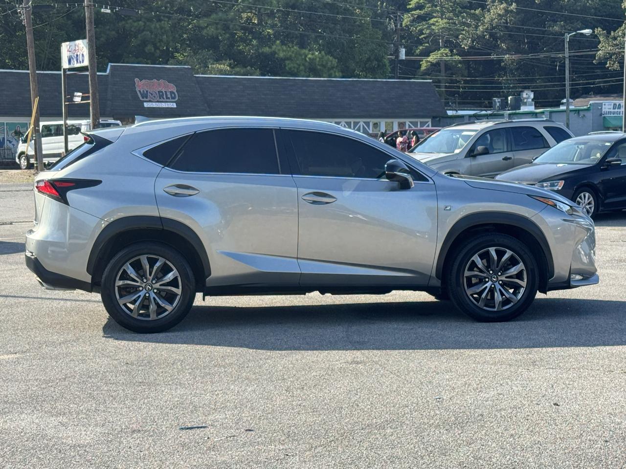 Lexus NX 200t FWD 2017