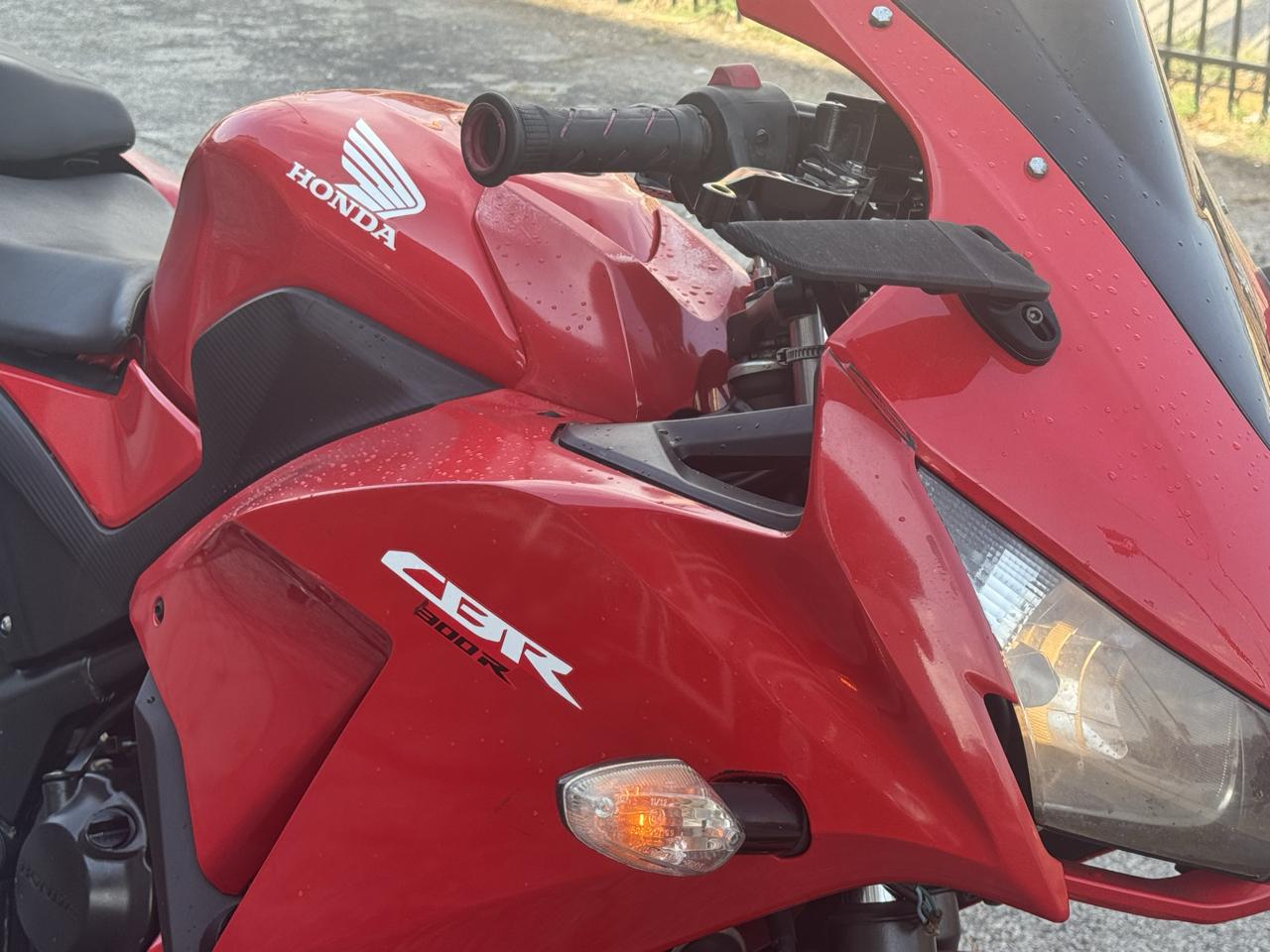 Honda CBR300R  2015