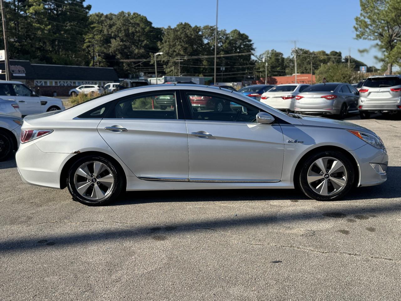 Hyundai Sonata Hybrid Sedan 2012