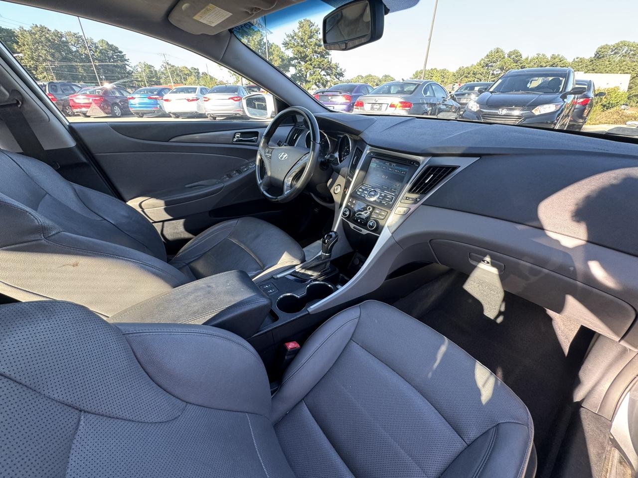 Hyundai Sonata Hybrid Sedan 2012