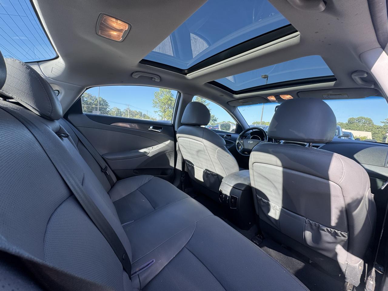 Hyundai Sonata Hybrid Sedan 2012