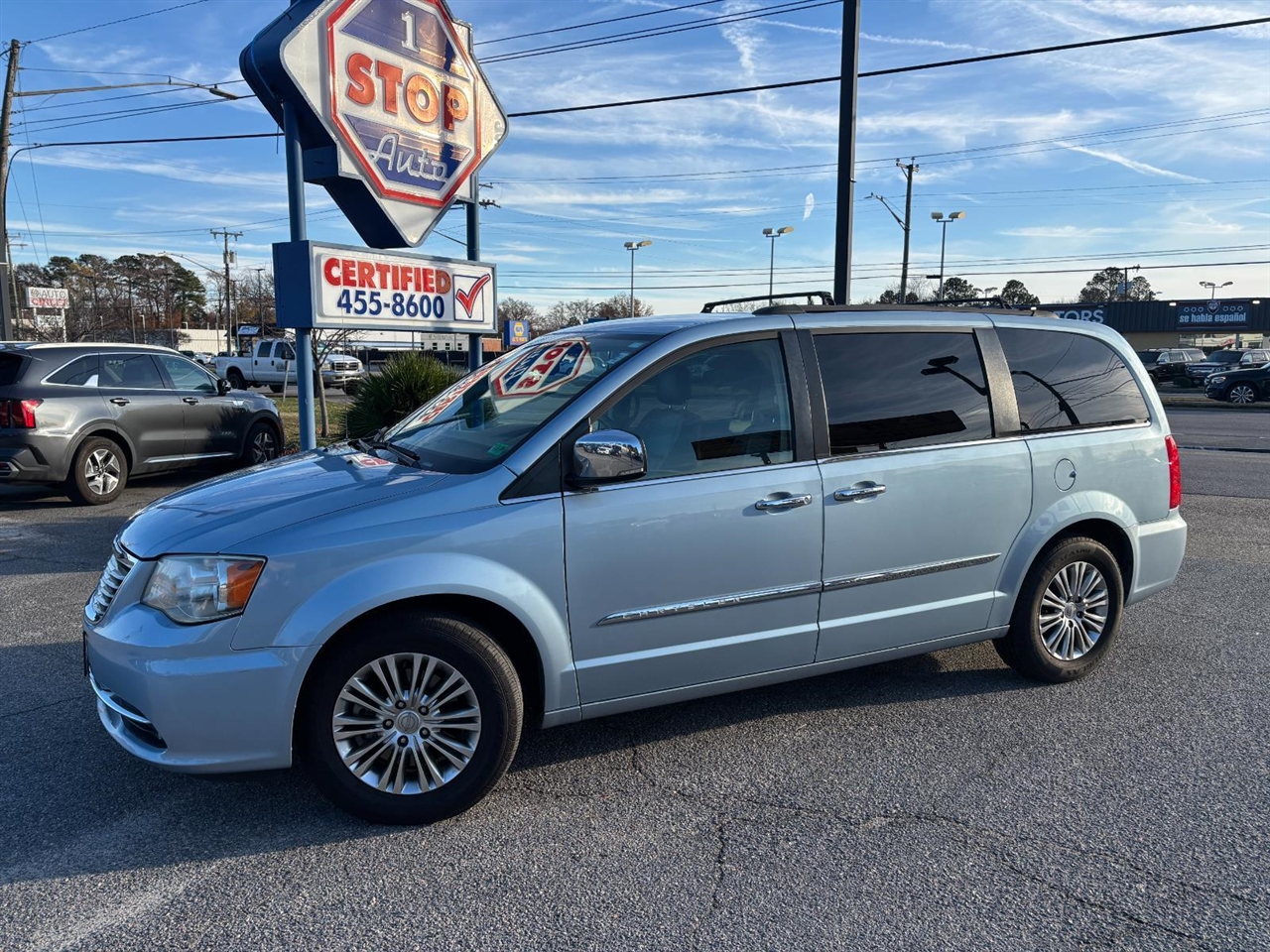 2013 Chrysler Town & Country Touring-L