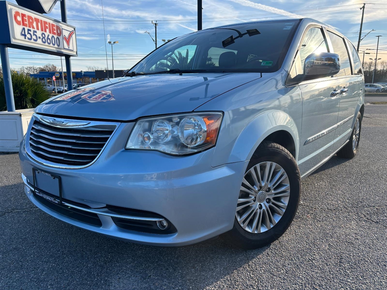 2013 Chrysler Town & Country Touring-L