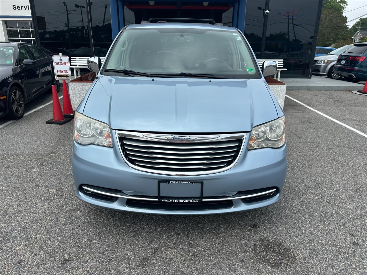 Chrysler Town & Country Touring-L 2013