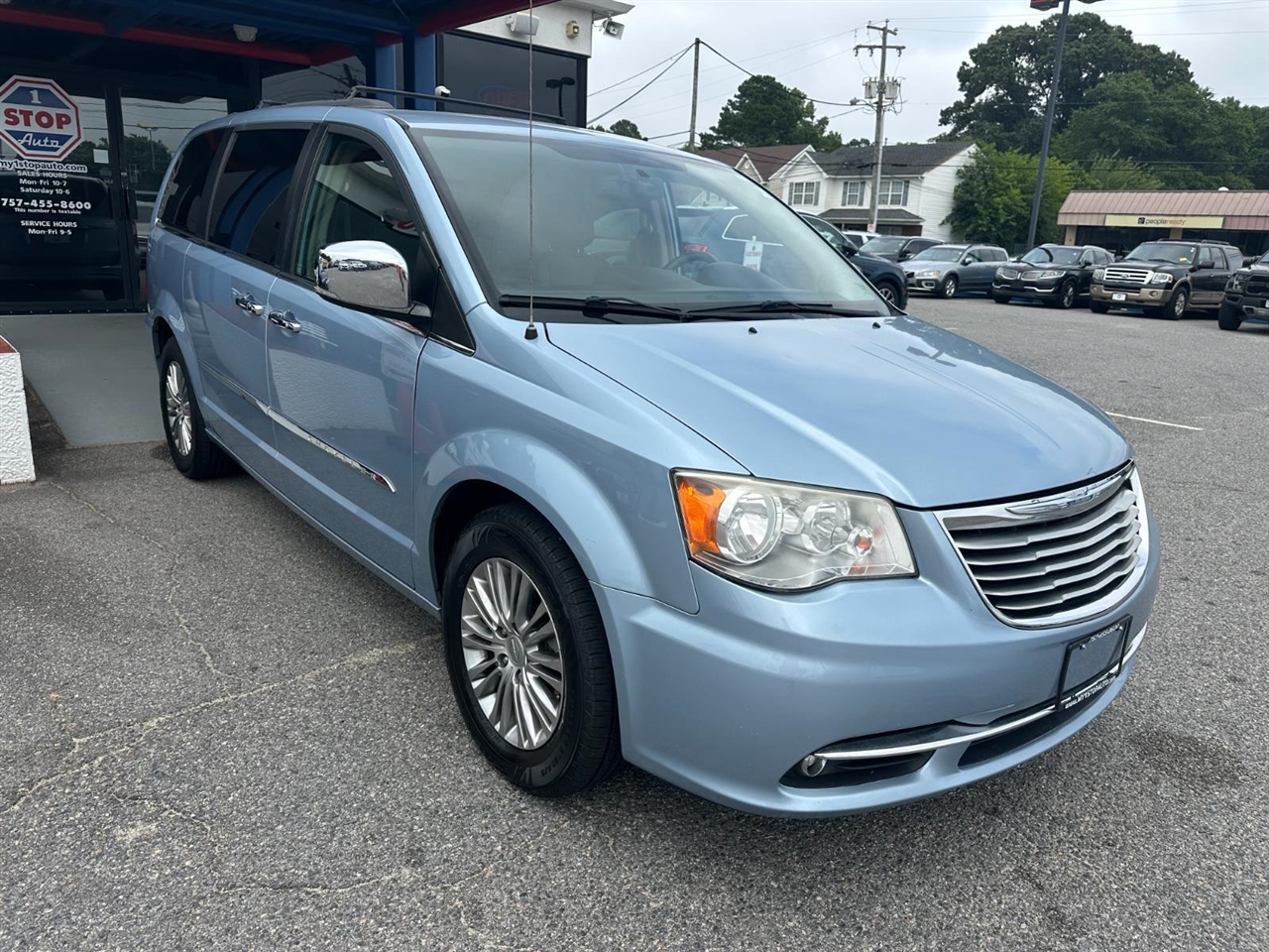 Chrysler Town & Country Touring-L 2013
