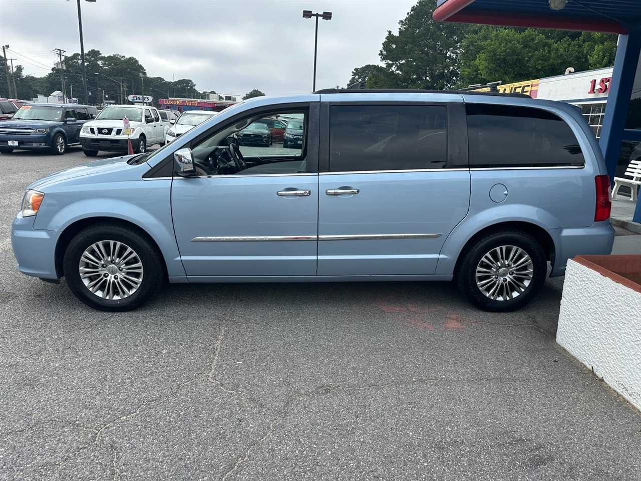 Chrysler Town & Country Touring-L 2013