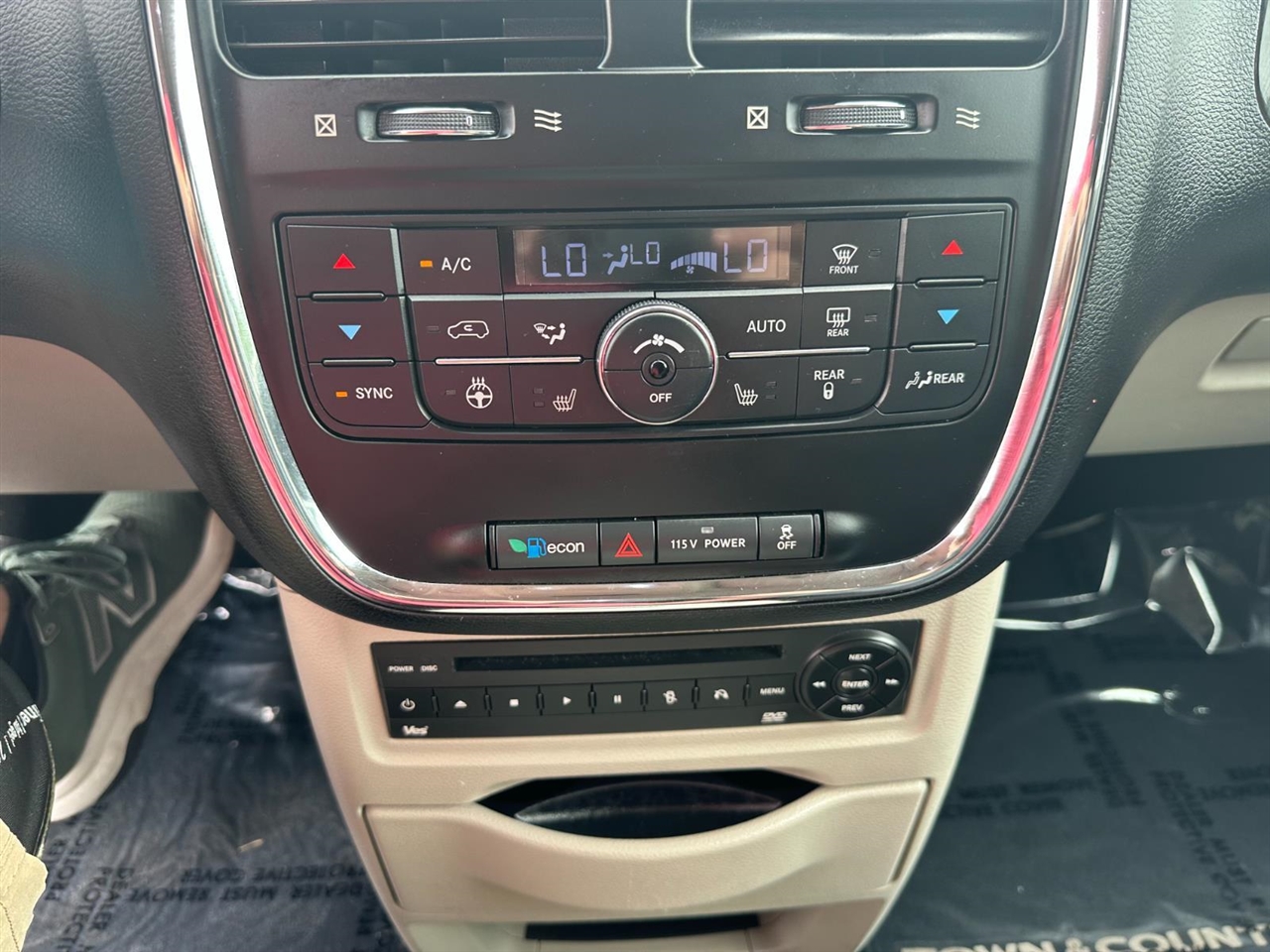 Chrysler Town & Country Touring-L 2013