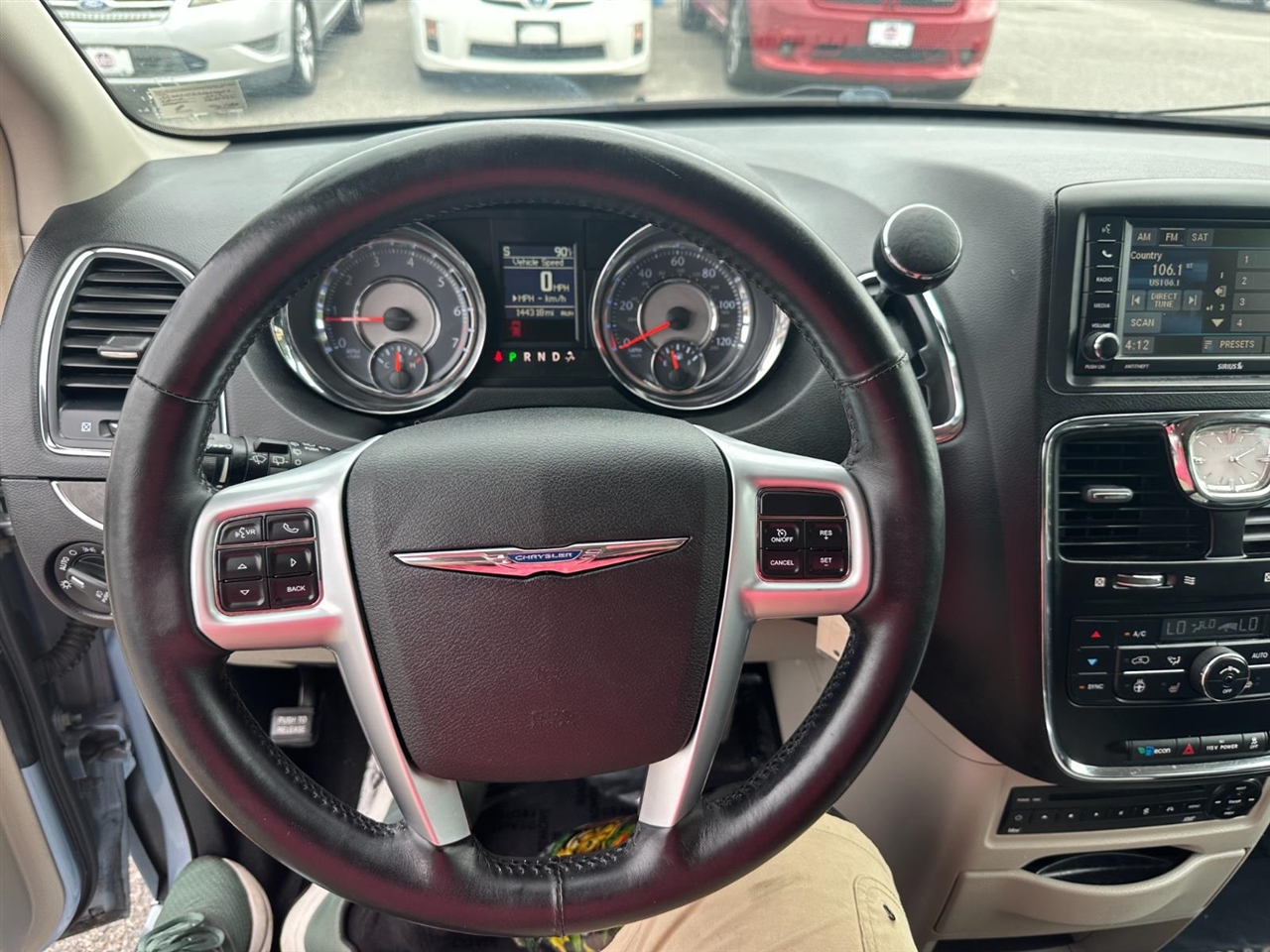 Chrysler Town & Country Touring-L 2013