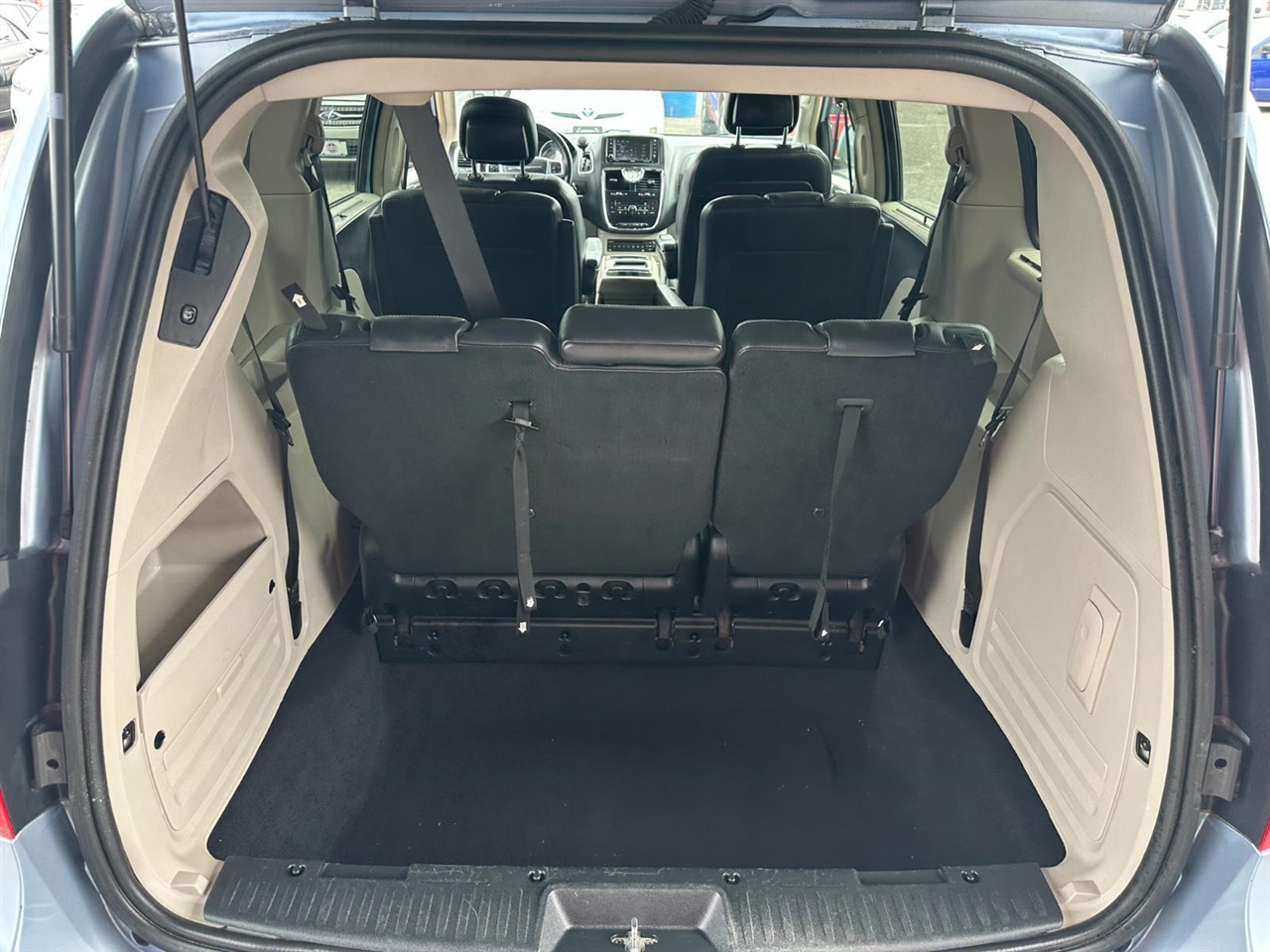 Chrysler Town & Country Touring-L 2013