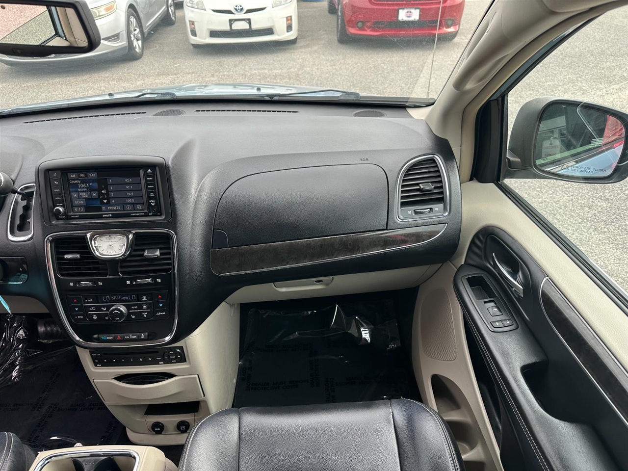 Chrysler Town & Country Touring-L 2013