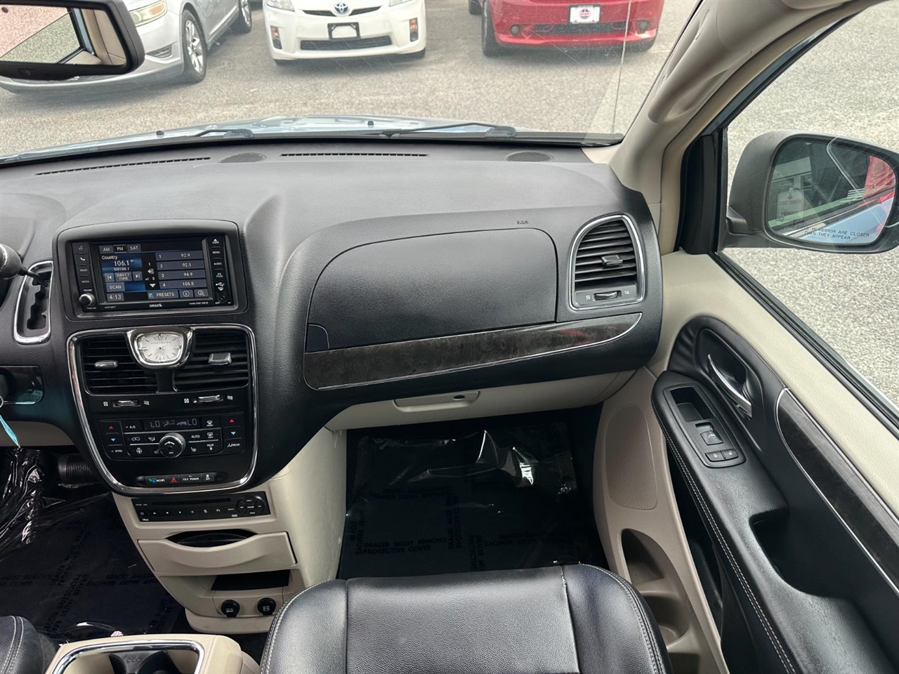 Chrysler Town & Country Touring-L 2013