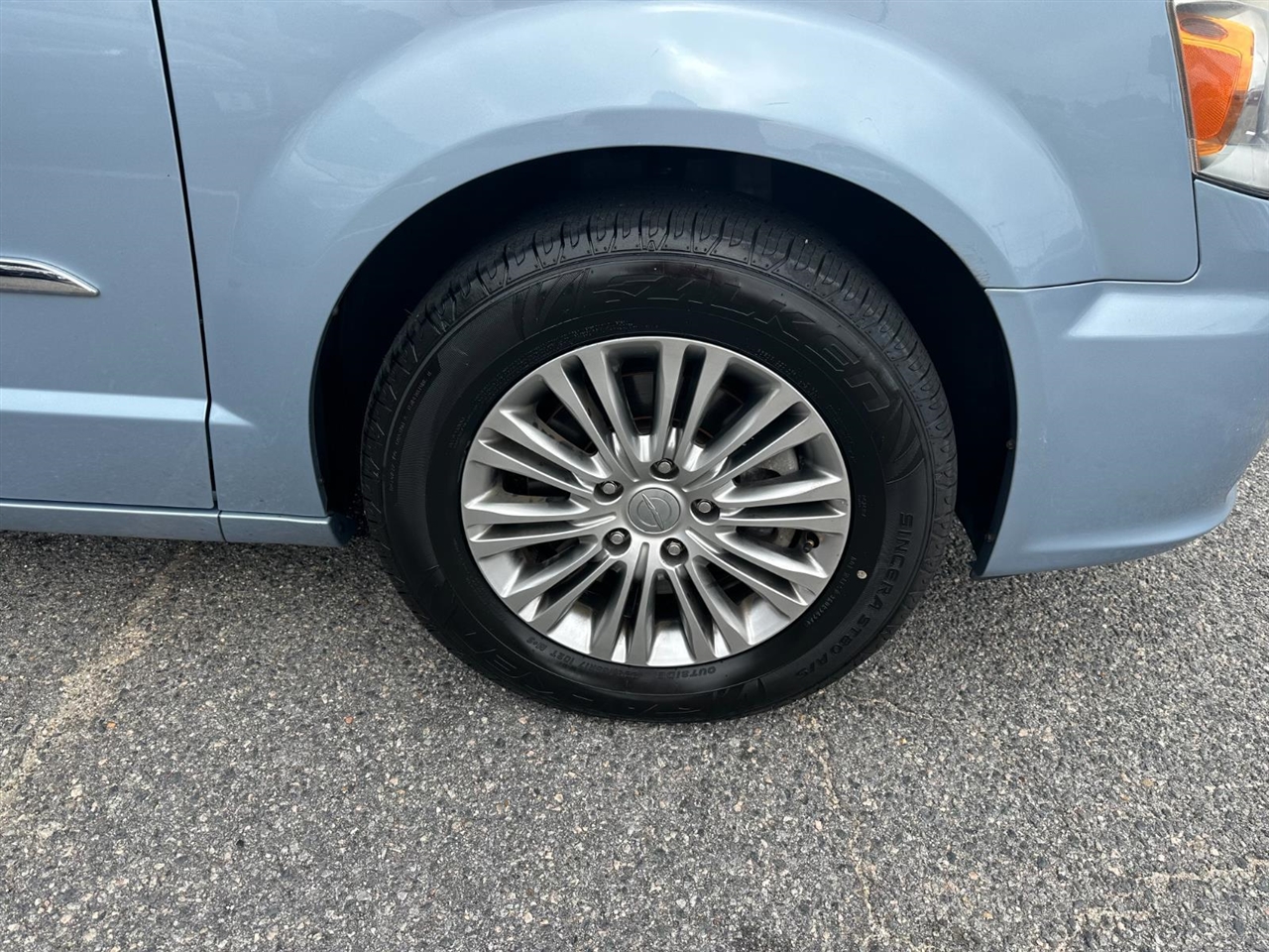 Chrysler Town & Country Touring-L 2013