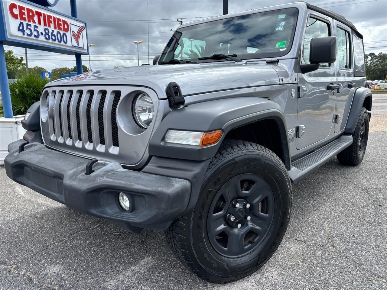 2019 Jeep Wrangler Unlimited Sport photo 2