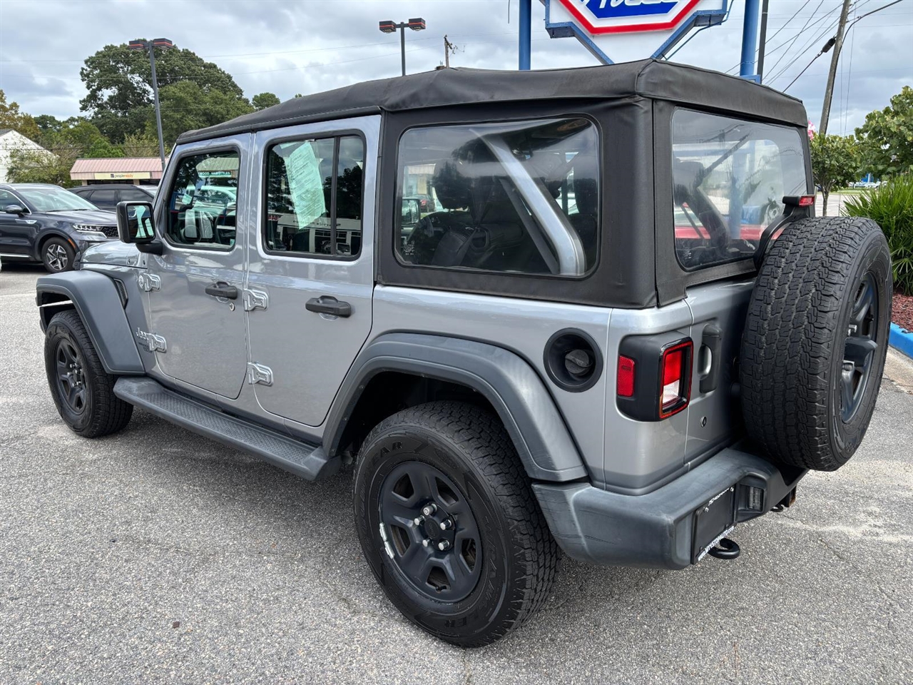 2019 Jeep Wrangler Unlimited Sport photo 4