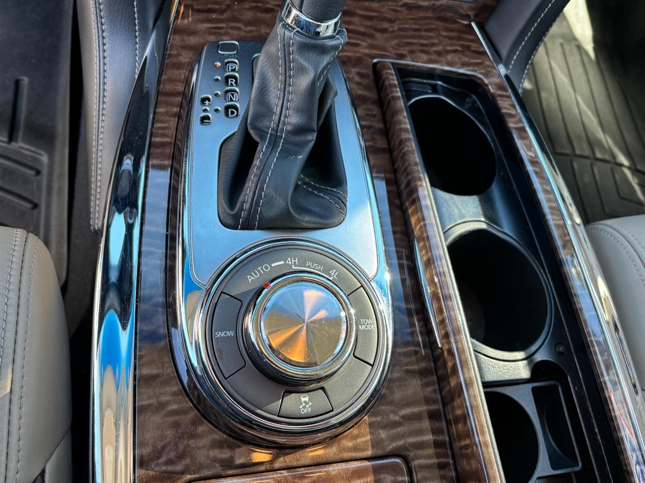 Nissan Armada SL AWD 2017 Nissan Armada SL AWD 2017