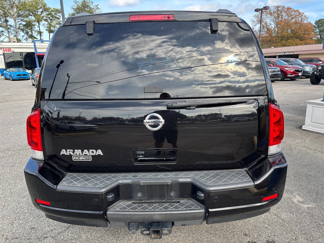 Nissan Armada SV 4WD 2014