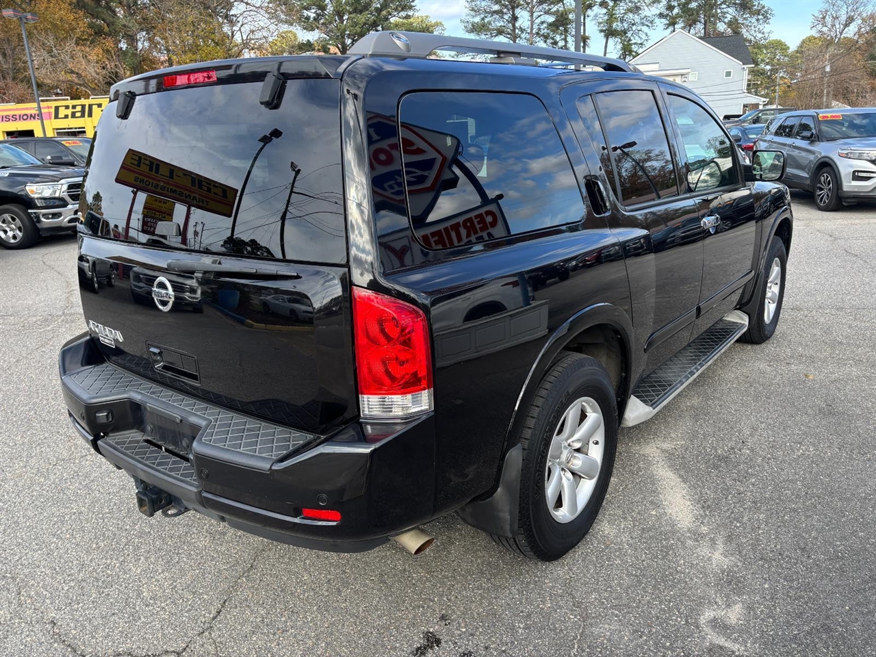 Nissan Armada SV 4WD 2014