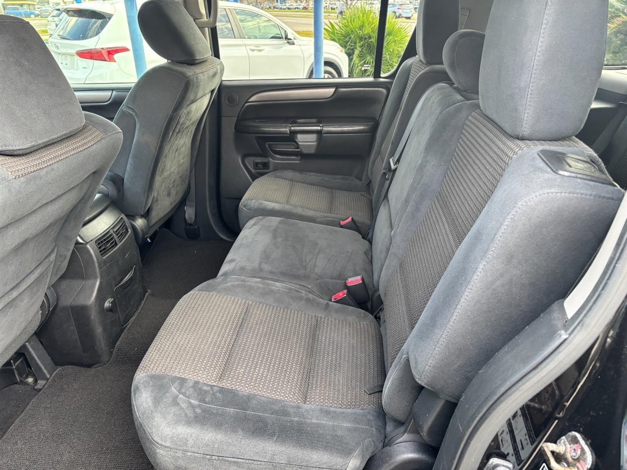 Nissan Armada SV 4WD 2014