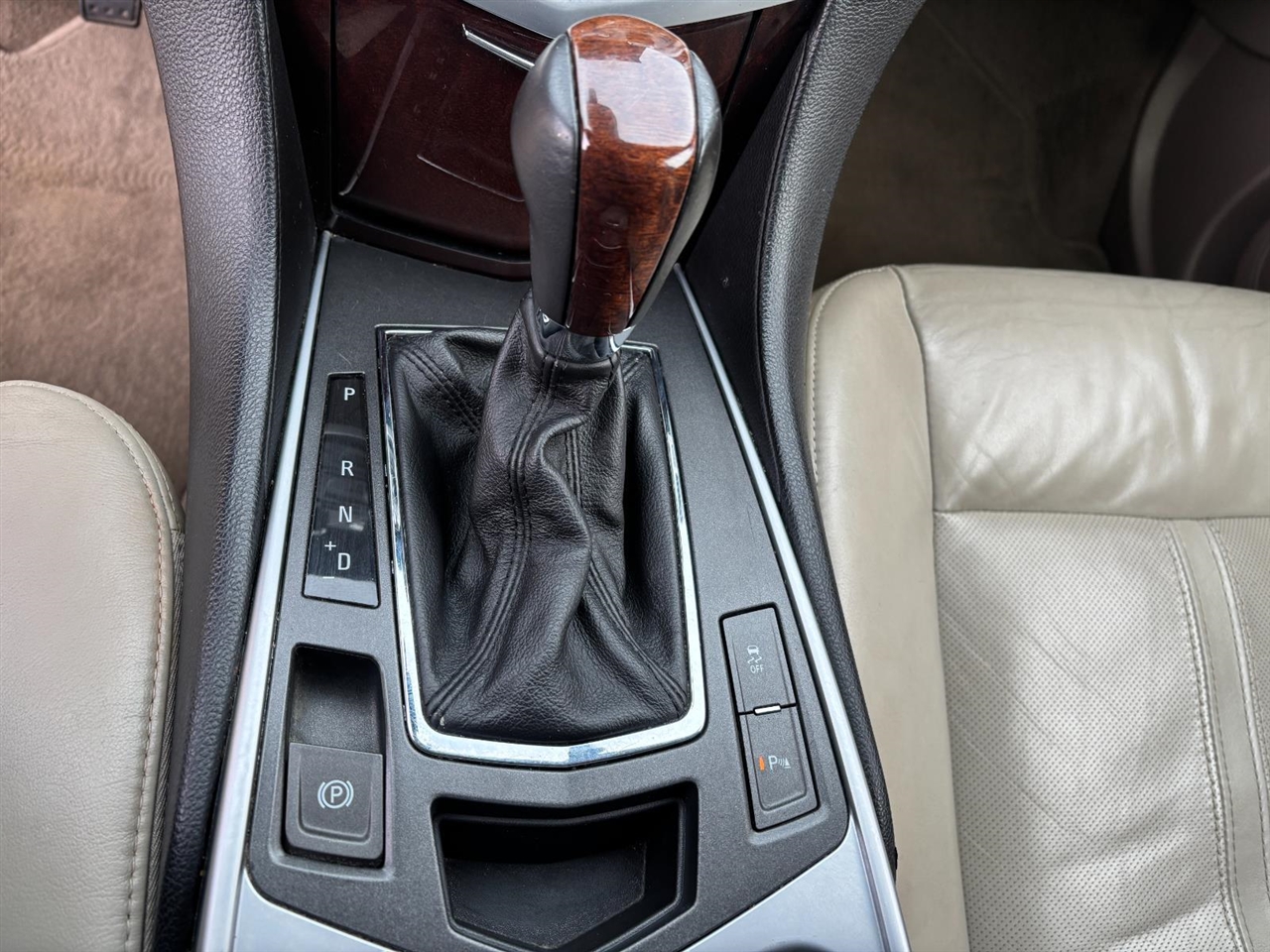 Cadillac SRX Performance Collection 2010