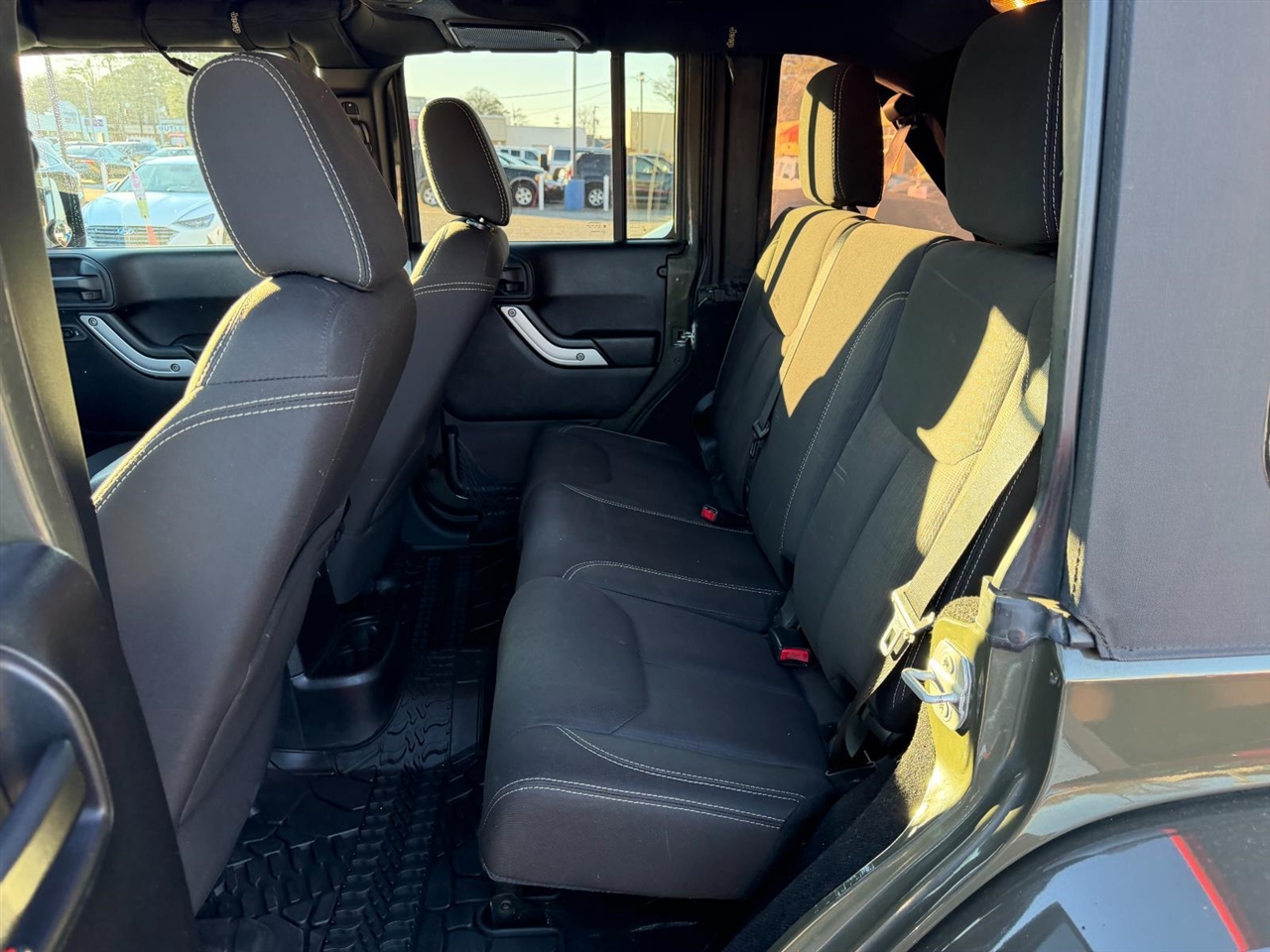 Jeep Wrangler Unlimited Sahara 4WD 2016