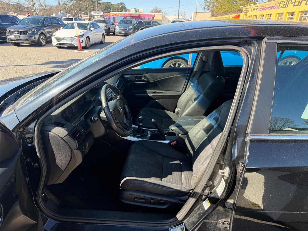 Honda Accord Sport Sedan 6-Spd MT 2013