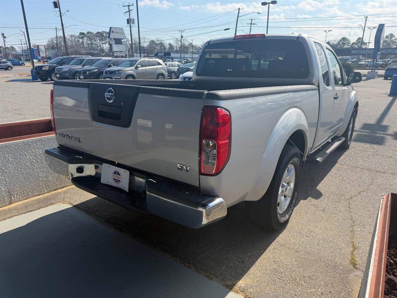 Nissan Frontier SV I4 King Cab 2WD 2011