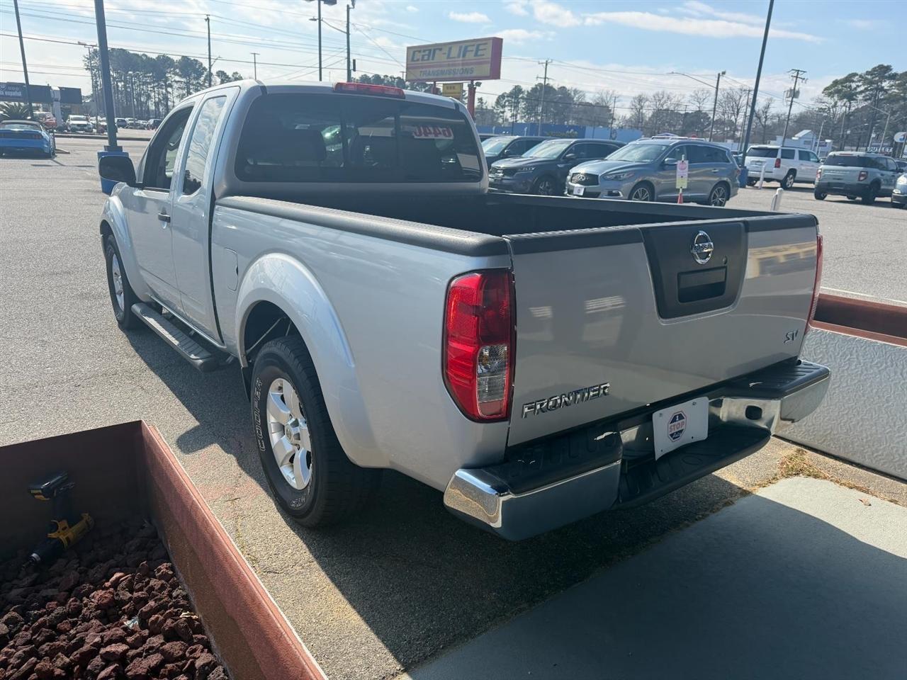 Nissan Frontier SV I4 King Cab 2WD 2011