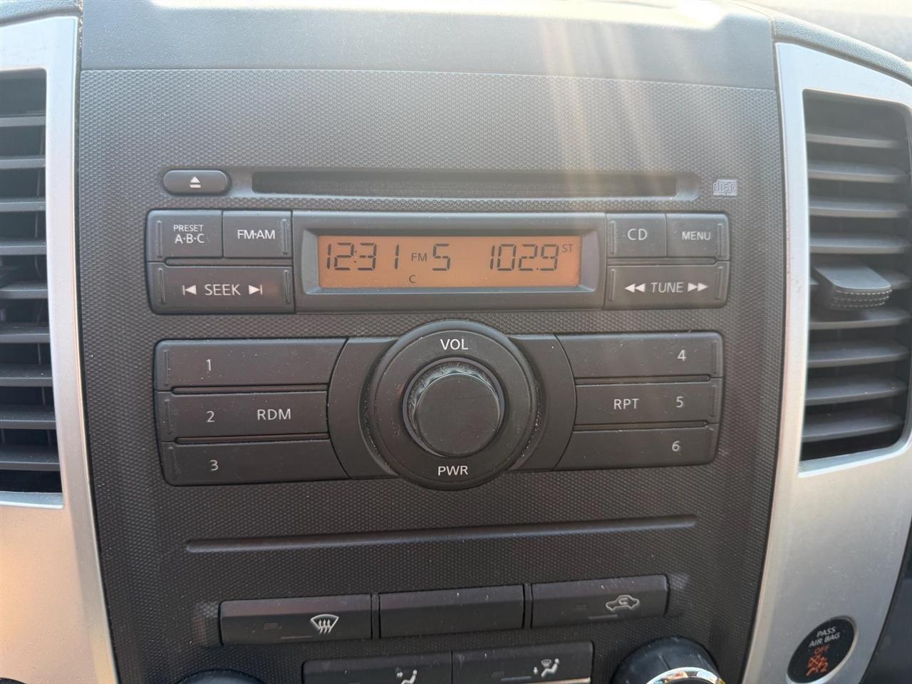 Nissan Frontier SV I4 King Cab 2WD 2011