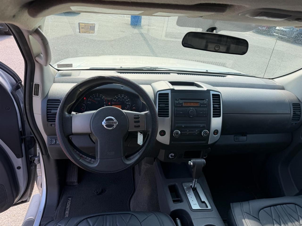 Nissan Frontier SV I4 King Cab 2WD 2011