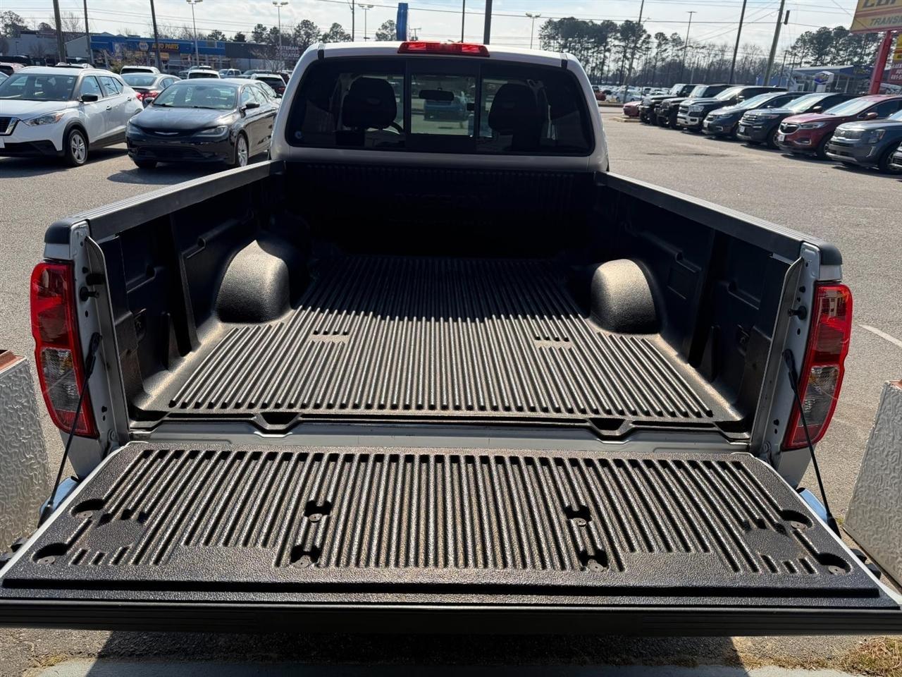 Nissan Frontier SV I4 King Cab 2WD 2011